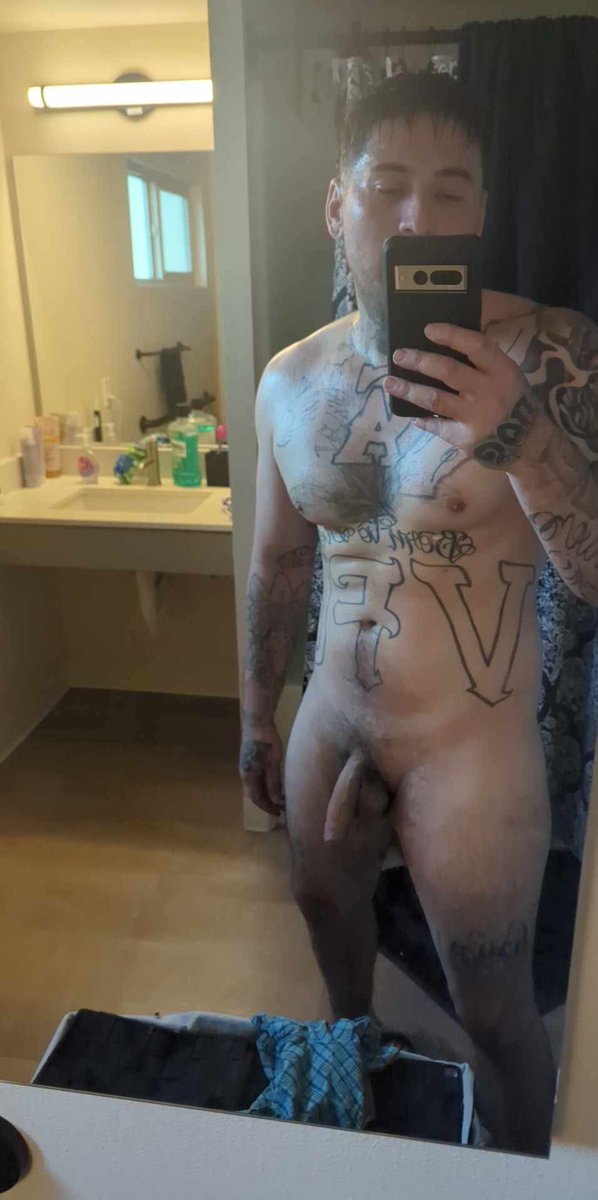 daddy_handy1's tweet photo. Heard yall into uncut dl trade https://t.co/IJVf3zgg30