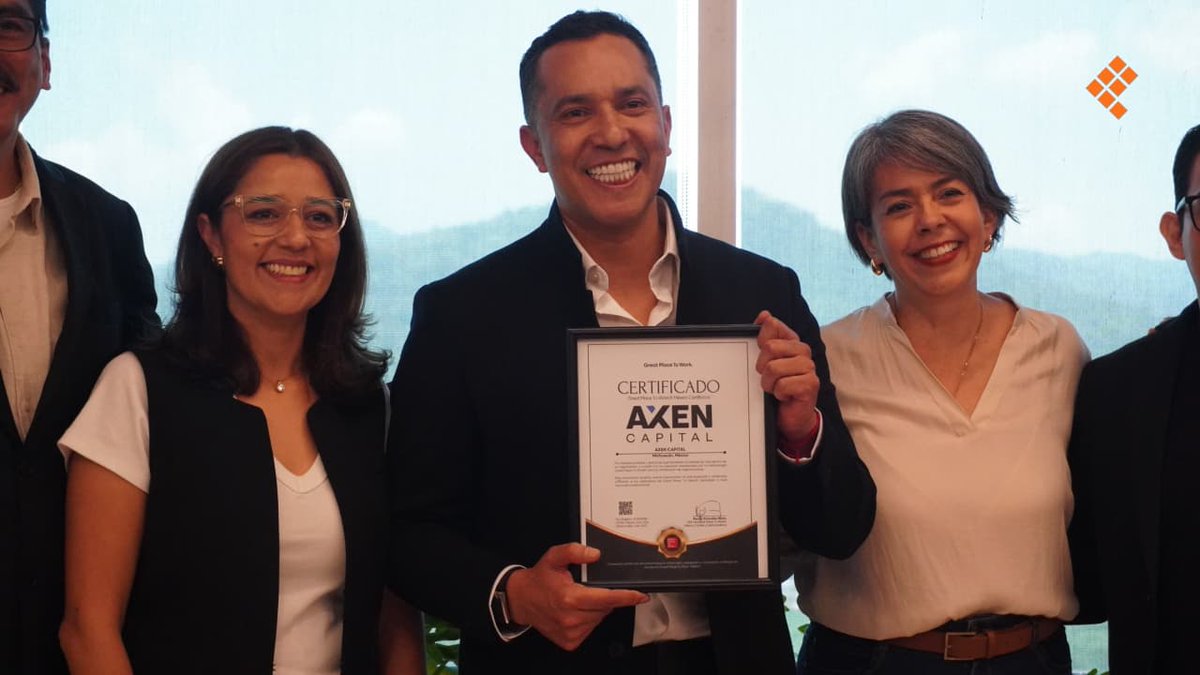 Quadratin_'s tweet photo. #Empresas | Recibe Axen Capital la insignia Great Place to Work, reconocimiento que evalúa las condiciones y el ambiente laboral de las empresas. 🤝 🏢 👇

📸: Nicolás Juárez/Quadratín Michoacán https://t.co/9tEHtpK0oq
