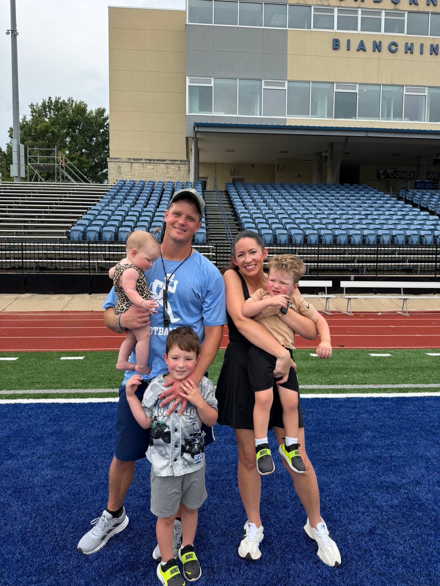 CoachKoch_WU's tweet photo. Great end to week 2 of fall camp! #Family #BeTheStandard https://t.co/1PzVdAyHal