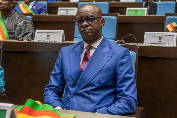 DimitriDupong's tweet photo. 🔴🇨🇲 Malgré les profondes tensions qui traversent notre pays, si le Cameroun est encore relativement apaisé c’est grâce à cet homme. Il a su incarner une voie d’équilibre entre deux extrêmes.

Nonobstant le refus de certains de vous accorder leur confiance dans les urnes.
Merci🙏🏽 https://t.co/OjI1DlyNZV