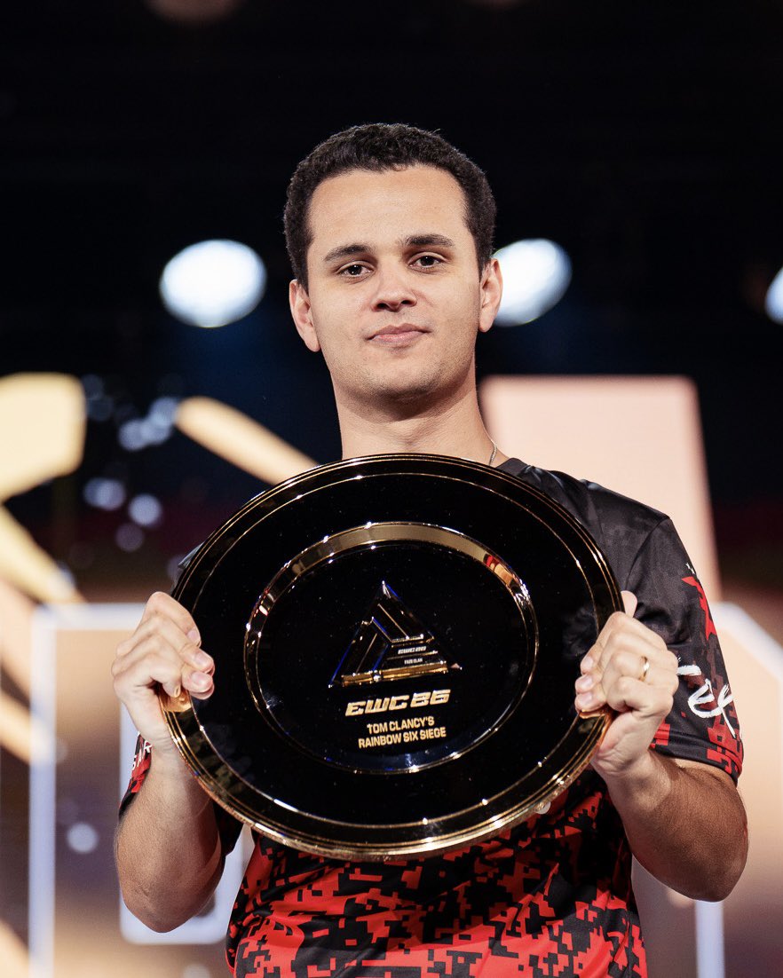 R6esports's tweet photo. Greatest Of All Time 🐐 https://t.co/9KXQCUeDy4