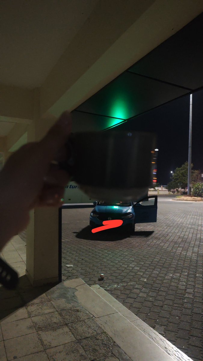 kizilmor's tweet photo. epik bir taksi yolculuğu yaptım, hep çağırdığım abinin yeğeni ile ikinci yolculuğumuz, otobüsüm gelene kadar eşlik etmek istedi, en son hocam ya sana bir fincan hediye etmek istiyorum diyip duraktan çay doldurup verdi :) https://t.co/5DWoldu95a