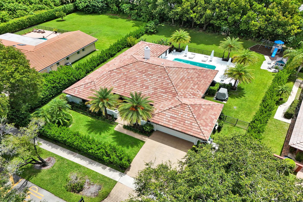 thebolookiteam's tweet photo. Is this the home you're dreaming of? #LuxuryHomes https://t.co/VJWwG7VZoY