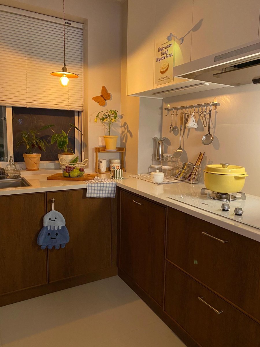 switly's tweet photo. Just turned our lazy Sunday messy kitchen into a cozy, clutter-free spot — a little sink scrub and counter wipe go such a long way https://t.co/pCq9fn3JKW