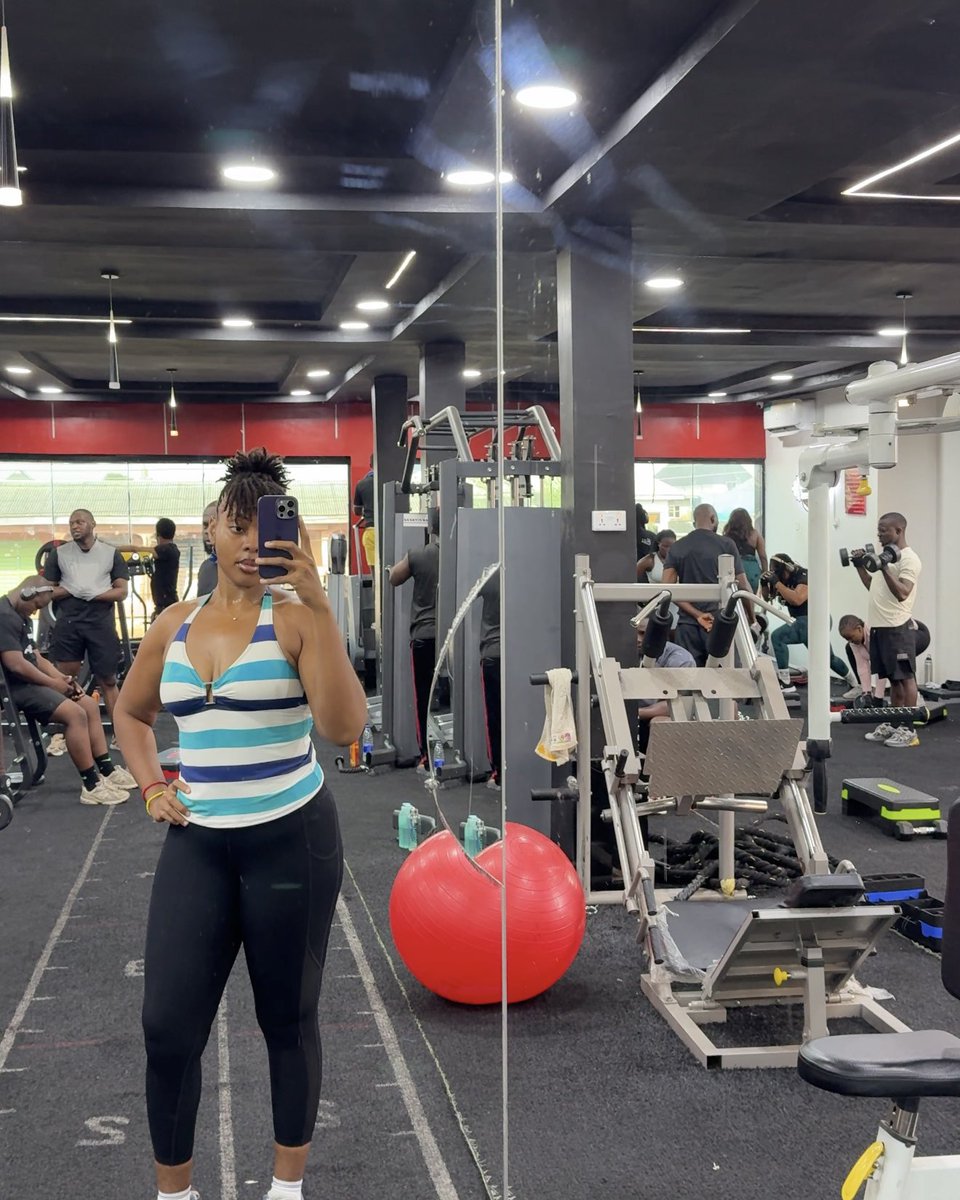 ms_annabell's tweet photo. 55kg down, brick by brick.

If you’re ready to start your own transformation, my 30-day Weight Loss Meal Plan is ₦8,000. Portions, measurements &amp; calories included. https://t.co/rHqLvUfP9v