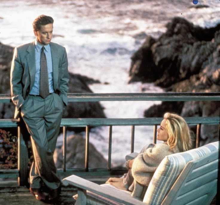 mmmmfernandez's tweet photo. Volviendo a ver películas que hacía mucho no veía: Instinto básico (1992). https://t.co/17fyvgyOBS
