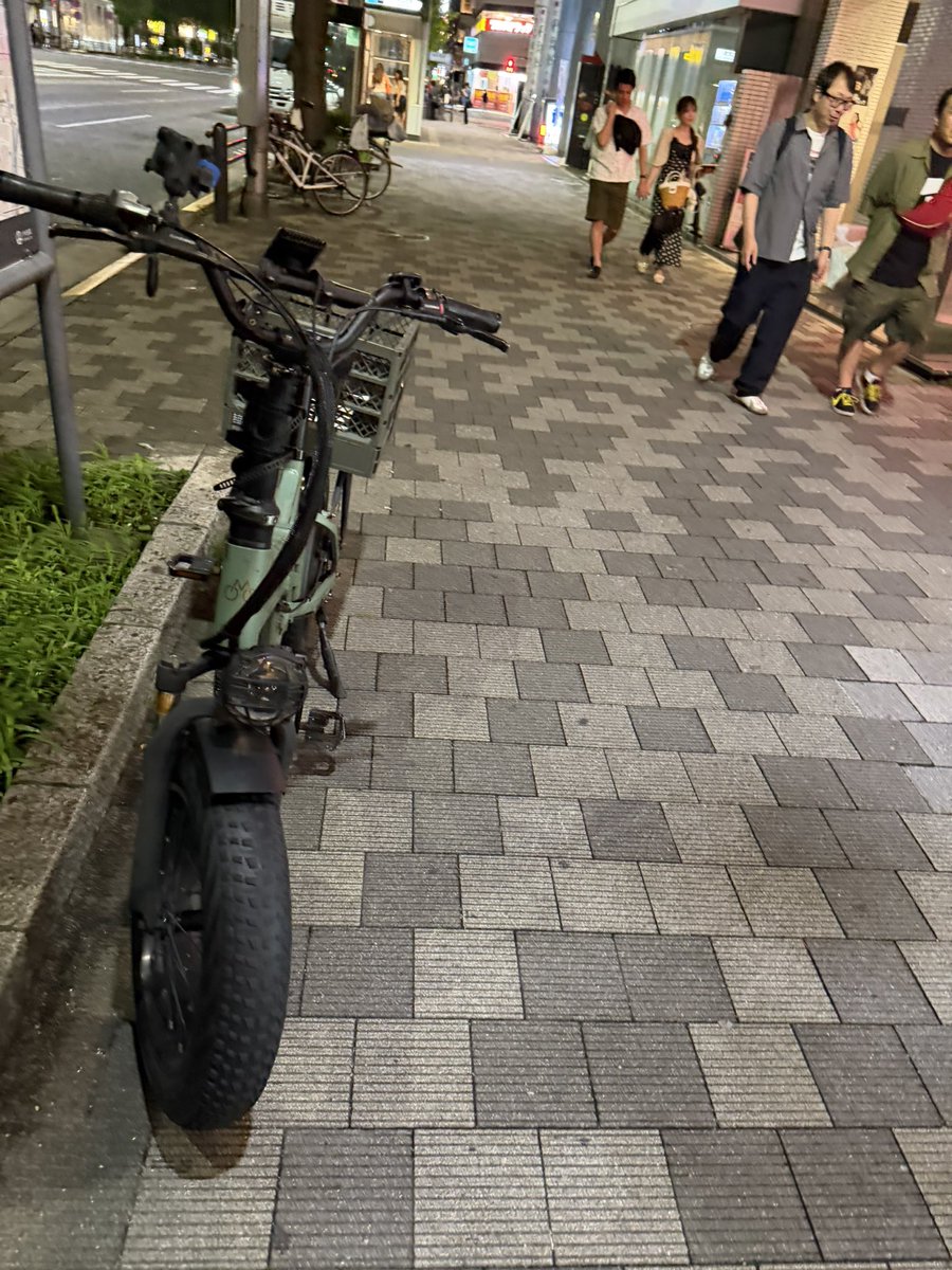 JoeJoe37781162's tweet photo. 結局UPPERのセルフカバーの仮歌入れなきゃならずスタジオへ。

昔GOING BACK DAYZと止めを争っていたメッセージソング

We can。

よかったら聞いてください。 https://t.co/phHgAXWeXa