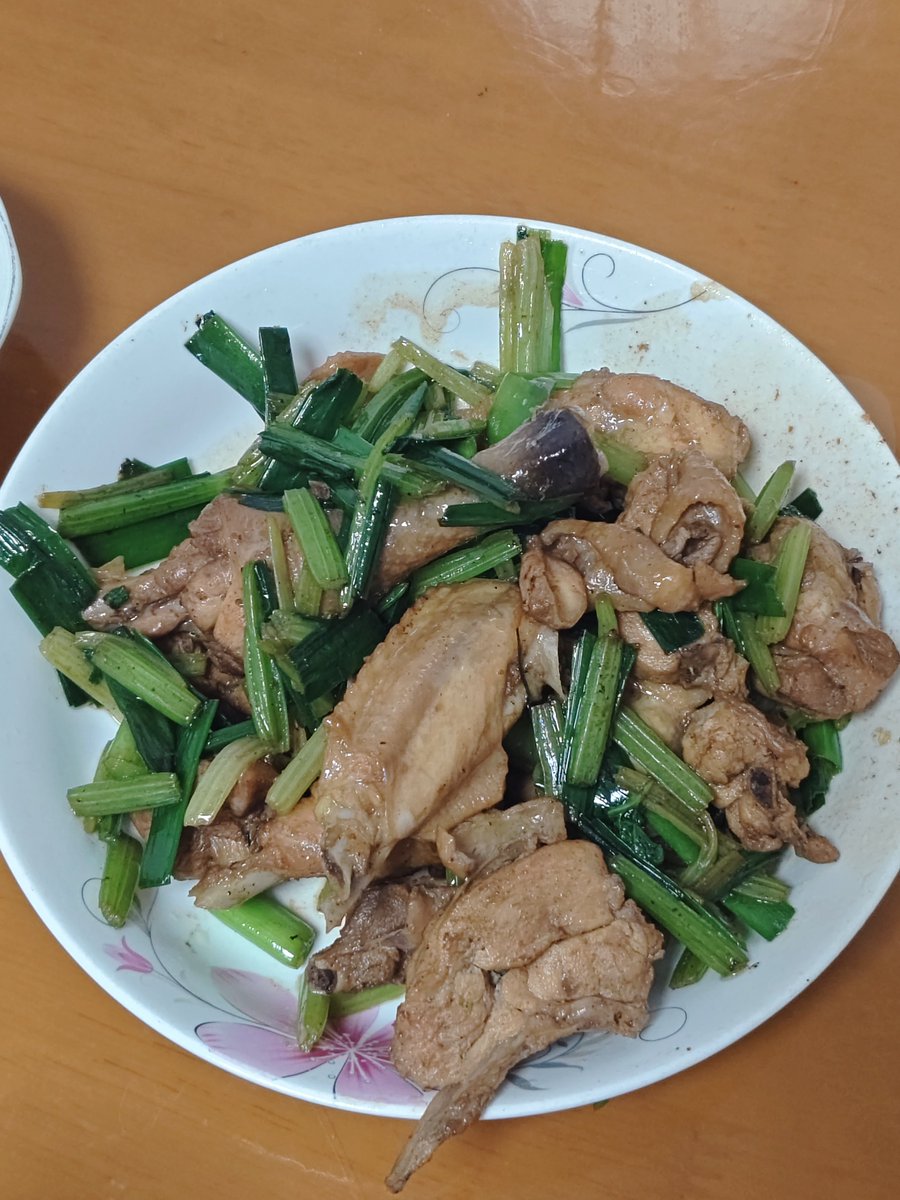 snowouoi's tweet photo. 我呢 不是谁都老公，也不是谁的老婆，我只是一个认真生活的小乐乐 https://t.co/4qhITf9uHt