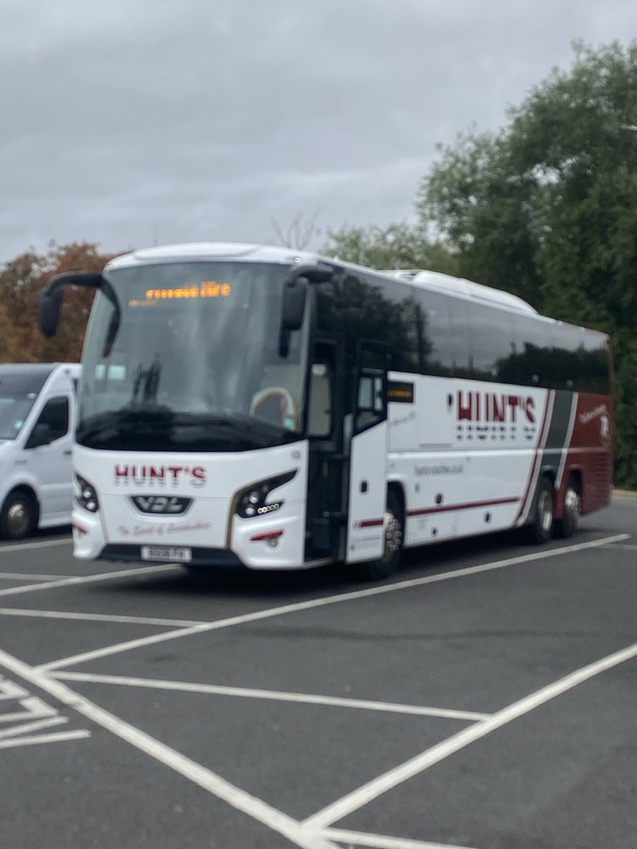 AndysBus's tweet photo. Thanks for your support once again today superb trip and stop into Thirsk 🛣️ 🍺.  Even adopted a random Oxford 🐂 fan 😂 at the pub.  

Excellent service by @HuntsCoaches and driver 🧑‍✈️ Darryl. 

On the pitch team made us proud sucker punch 🥊 at the end. https://t.co/3etMezaN9m