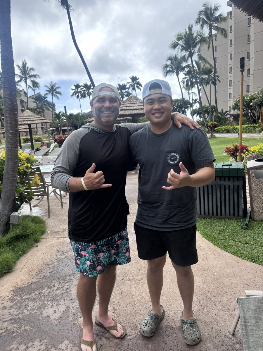 MJ_Johnson17's tweet photo. At @PS_baseball we are proud of our 808 pipeline! Enjoyed an opportunity to reconnect with a Logger grad while on a Maui vacation w/the fam. Looking good Kahiau! Great to see you young man🤙

Thankful for the baseball ‘ohana I’ve been welcomed into here at Puget Sound! ⚾️🌺 https://t.co/Bjejro1bwS