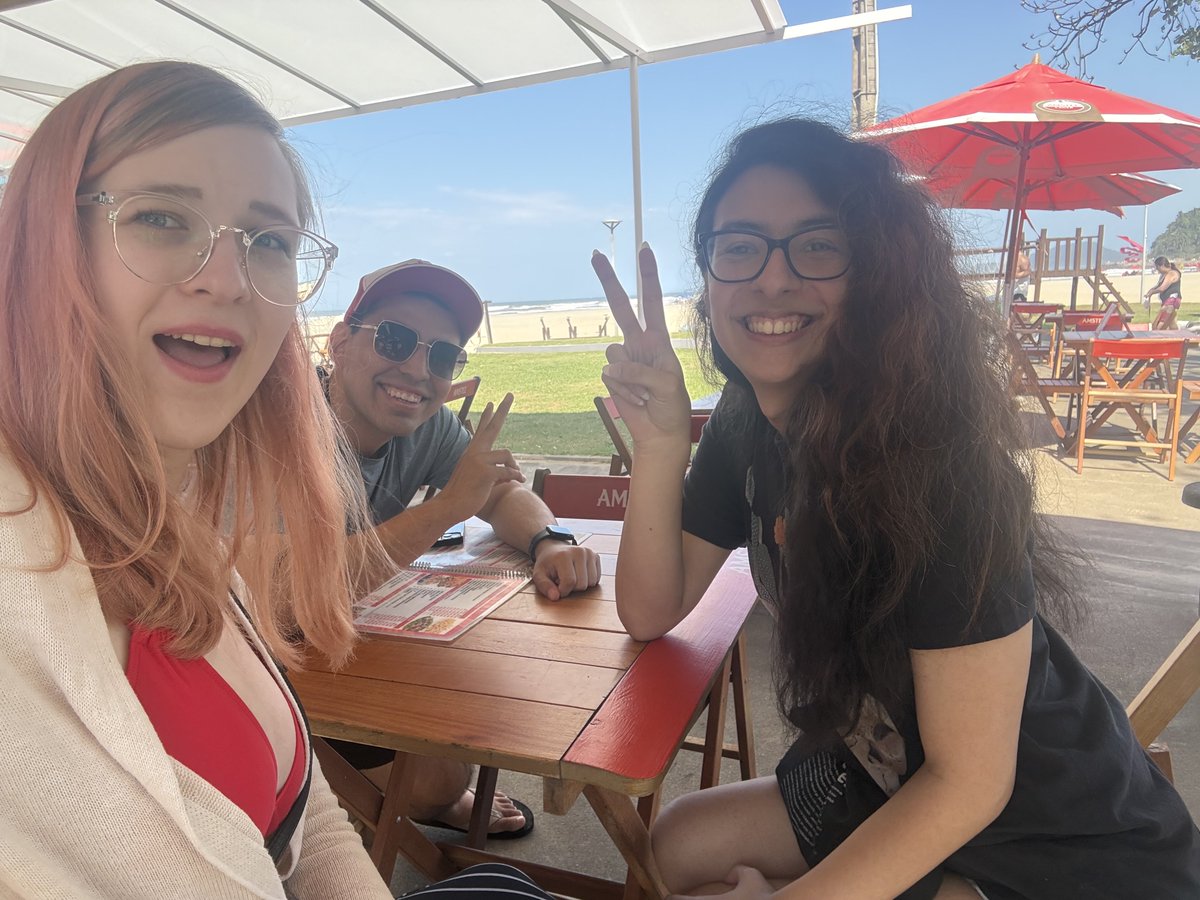 thighhighenthus's tweet photo. Beach day was awesome 🏖️ https://t.co/UnWDwMxZ7k