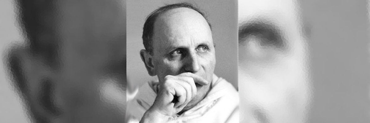 Olivtwt's tweet photo. “Esses dois aspectos, valores ou dimensões se encontrarão no ‘sucessor de Pedro’. É uma certa estrutura da apostolicidade da Igreja. Ela se autonomizou e se definiu não apenas na história, mas também pela história. Isto quer dizer que o que há nela de ‘direito divino’ só existiu e existe concretamente dentro de condições humanas, relativas, que conheceram, e podem vir a conhecer, mudanças. Está claro, por exemplo, que o fato de manter núncios junto aos Estados, ou de ser o soberano de um Estado — último dos títulos do papa no Annuario pontificio — deriva da história, não do direito divino. [...] O exercício e o próprio modo de ver a função primacial do bispo de Roma conheceram mais de uma forma ao longo da história. Precisamente estas formas são históricas. Produziu-se em particular um bloqueio entre o papel de metropolita, o de patriarca do Ocidente e a autoridade da primazia. As atividades administrativas, o fato, por exemplo, de nomear os bispos — com exceção, é claro, daqueles das Igrejas orientais e de duas dioceses suíças — não deriva, de direito, da primazia. Esta poderia, portanto, ser aceita sem que se deva aceitar tudo que se aglutinou a ela. Cristo instituiu Pedro, mas é a história que o moldou em papado, com seu magnífico ativo e seu pesado passivo. [...] “A primazia romana refere-se mais de perto à apostolicidade da Igreja, mas atinge também todas as suas propriedades [...]. A apostolicidade é una, santa e católica. [...] Ela deriva da cathedra Petri, segundo os dois sentidos principais que lhe havíamos reconhecido: autenticidade ou ortodoxia da fé [...] e capacidade universal. [...] Na Antiguidade cristã, são muito numerosos os testemunhos dados à fé da Igreja romana, a ponto de ela se tornar um referencial de critério para as outras. Isto não é expresso em termos jurídicos de autoridade, mas antes em termos de carisma radiante ‘para a utilidade comum’. Posteriormente isto será visto como carisma e autoridade do papa [...] até chegar, ao final de uma longa história, ao dogma de 18 de julho de 1870. Continua sendo um carisma, mesmo se definido em termos de autoridade apostólica.”

— São Yves-Marie-Joseph-Mijada-Violenta Cardeal Congar, “Igreja e Papado”