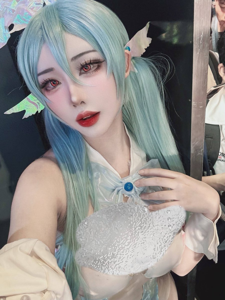 VictoriousBun's tweet photo. Just checked in at the biggest comic con of the year! Full of cool cosplays, exclusive merch and non-stop fun https://t.co/U8WkxAxM5M