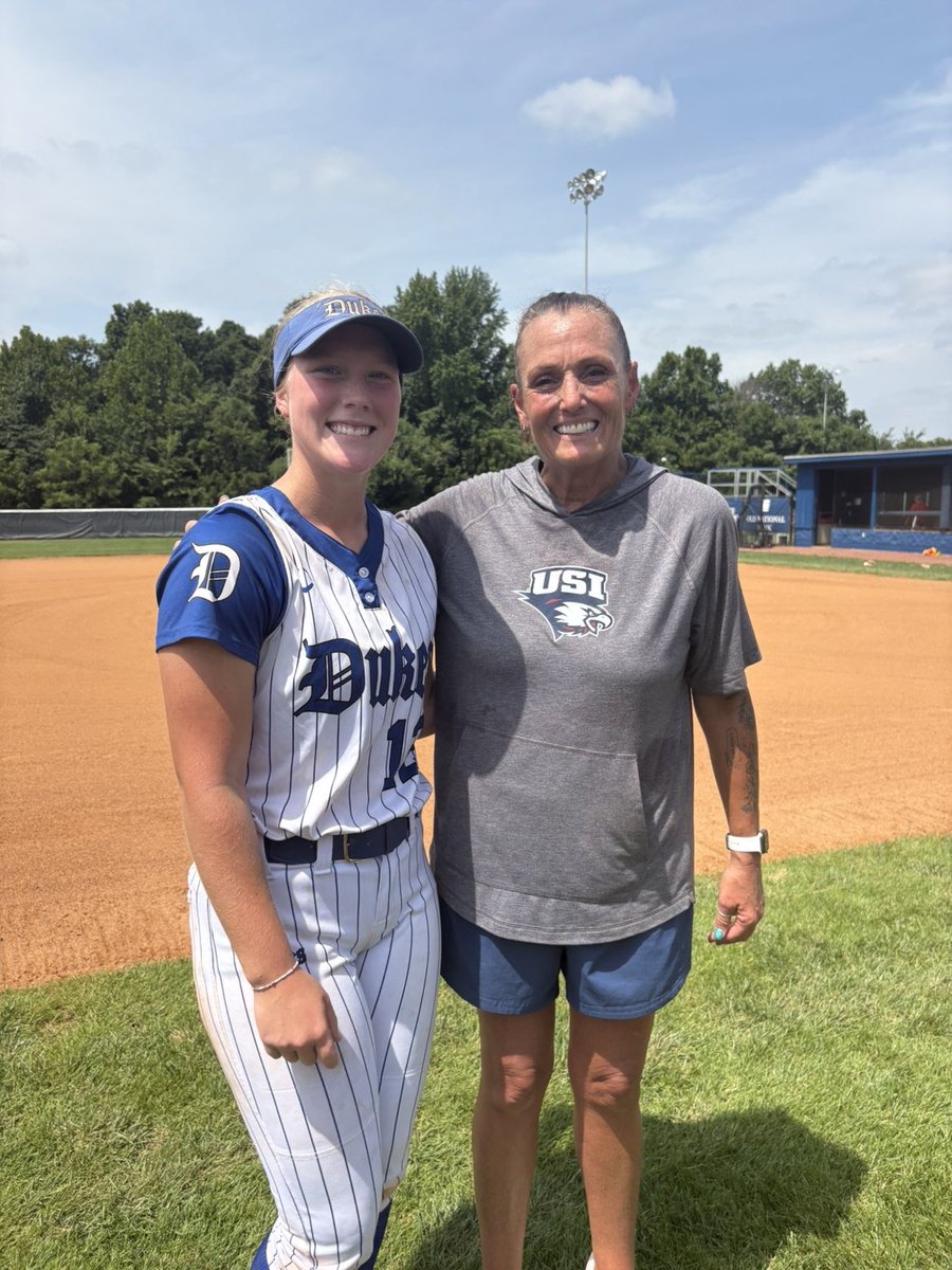 E_schaub12's tweet photo. Had and amazing day down at @USISOFTBALL 
@coachwallenUSI 
@kunkle18 
Thank you to the coaching staff who put this amazing camp together!

Great to be back with a former teammate @alainaastewartt 
@FusionHobgood @FusionSB_ https://t.co/r5JCKGyowI