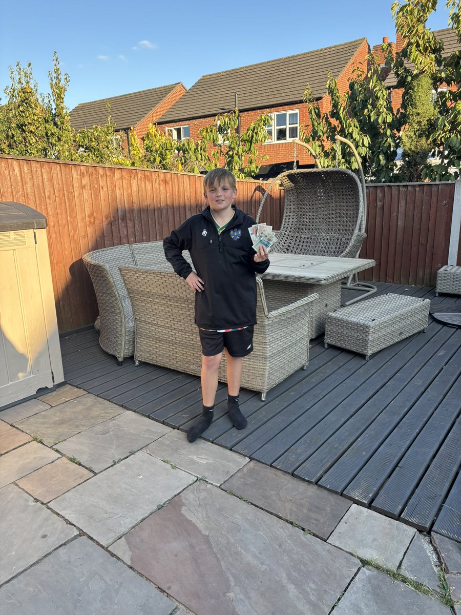 Emma65666270's tweet photo. @sweenaldo79 @NathanBrowning7 @NewMillsFC @NorthwichVicsFC My proud 12 year old boy was very disheartened by your comments! Calling him a cheat and a show off!
A bit of half time fun… u should practice your humour else where! https://t.co/vlcdYLWunR