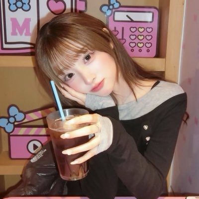 iPod2017's tweet photo. •*¨*•.¸¸☆ #NovaFotoDePerfil https://t.co/ksKCGDpRb9