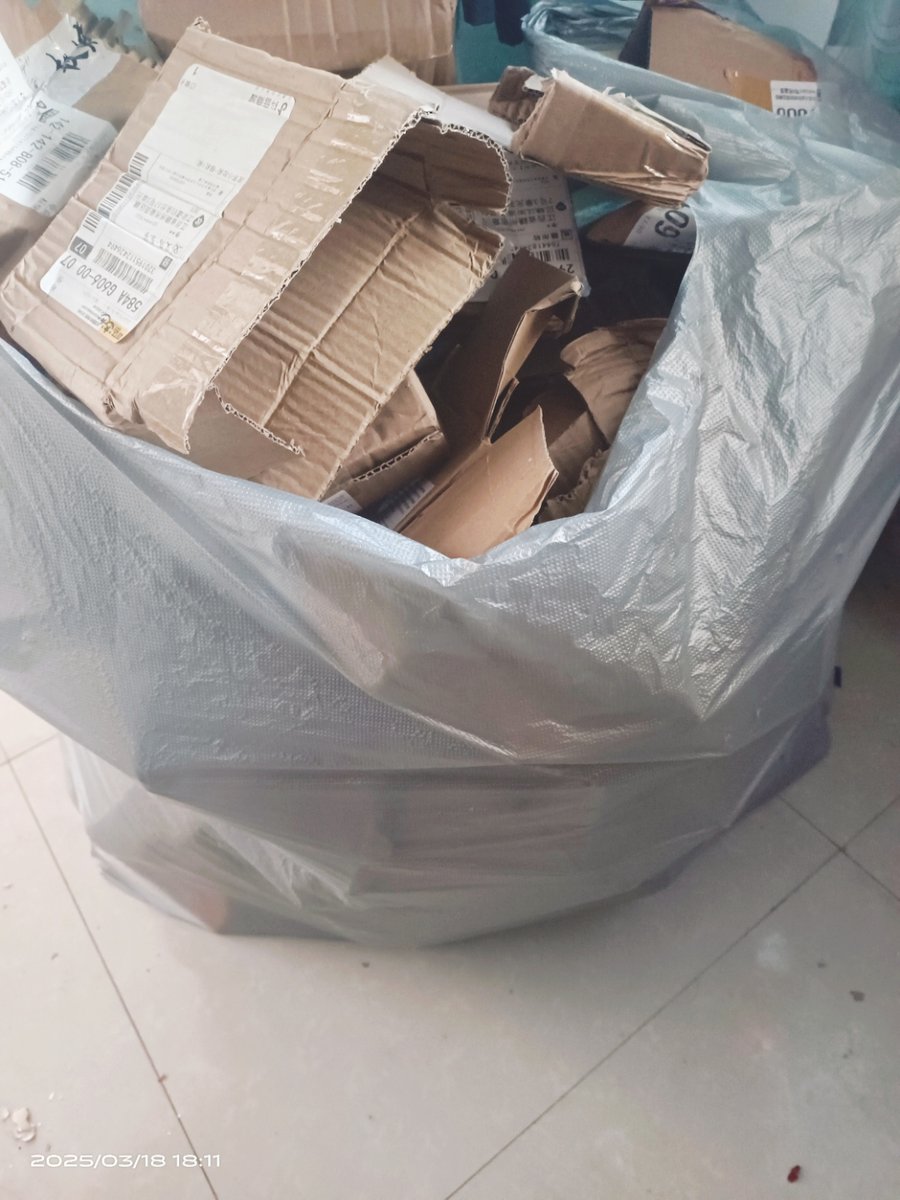 javedj079's tweet photo. Just got my latest package—unboxing time! Let’s see what fun goodies are inside https://t.co/8IORbKUBoJ