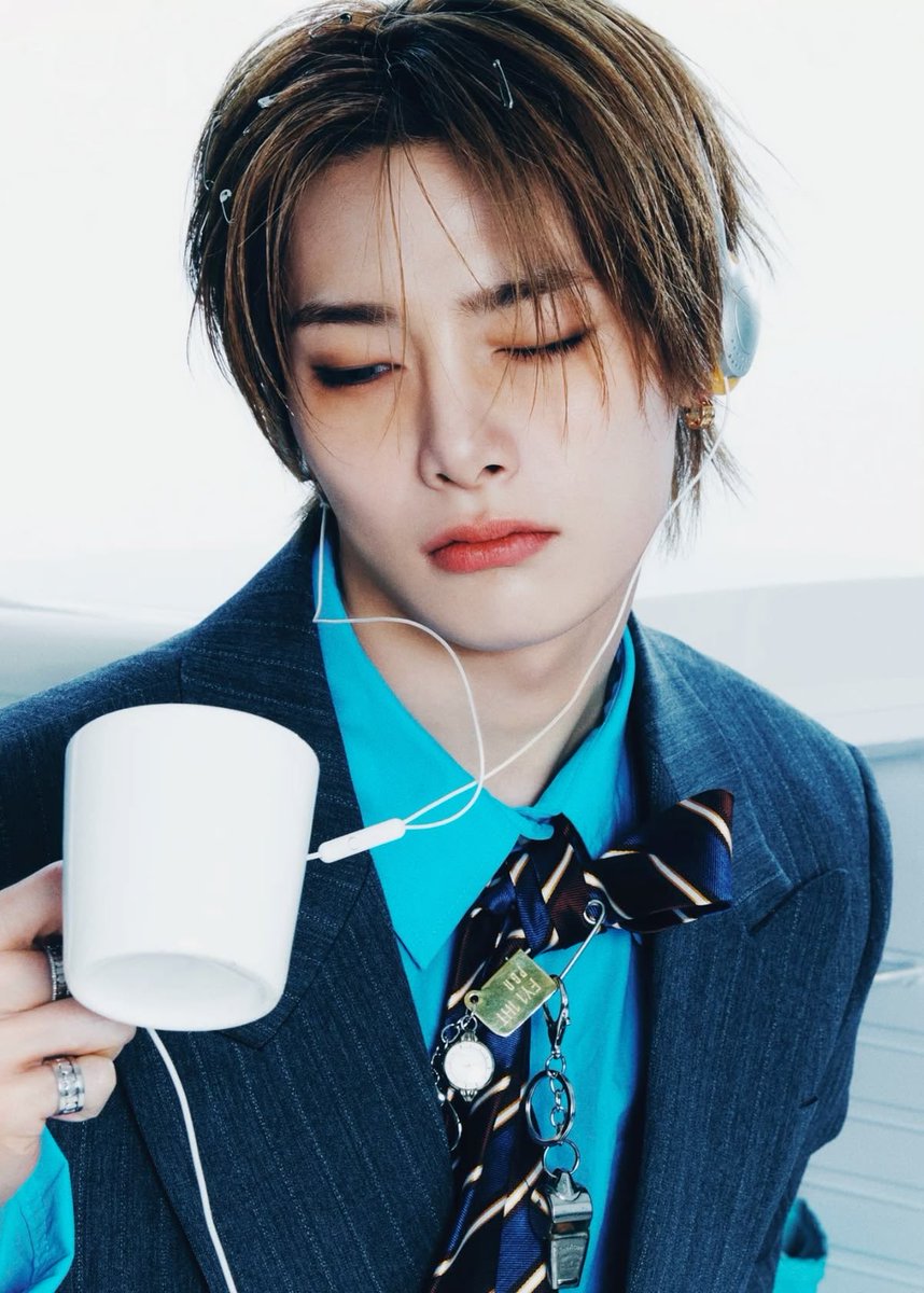 chahnsuke's tweet photo. jeongin as maya amano https://t.co/3O6bxv30WQ