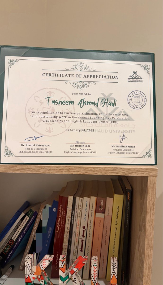 EngTasneem_'s tweet photo. من امتع التجارب ، تقديم حفل يوم التأسيس السعودي 2025 لاعضاء هيئة التدريس المتحدثين باللغة الإنجليزية ، المقام في مركز اللغات بجامعة الملك خالد 🇸🇦 https://t.co/9EJzoAUp7L