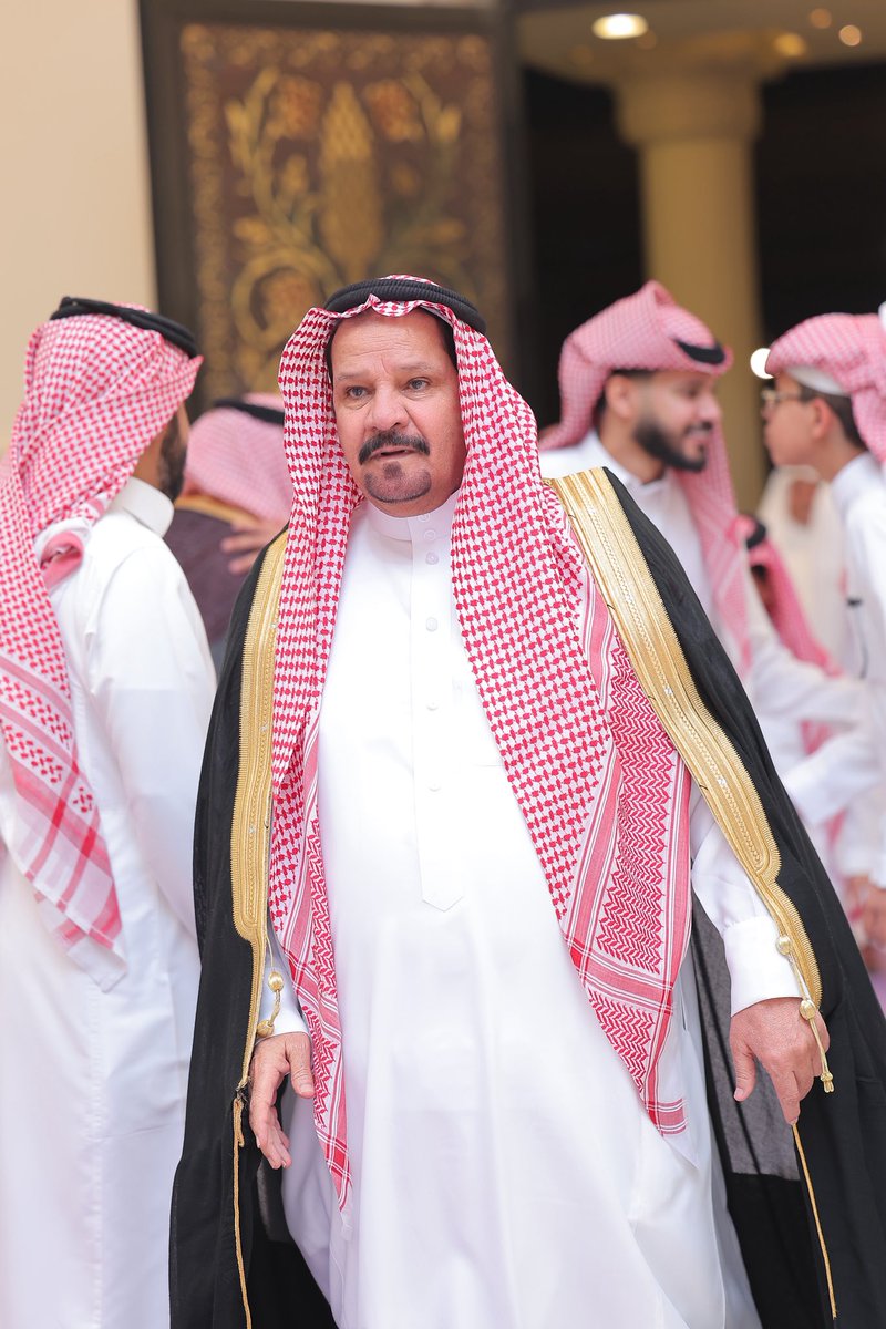 ghaziiiio's tweet photo. يستأهل النعم أبن مرداس
ما نقصر المدح من دونه

أبو عنيبر قوي البأس
بالطيب ربعه يعرفونه

وأخوانه اللي لهم مجلاس
في قمة المجد وأركونه 

الشاعر 🖊️ : مطحس بن الحميدي https://t.co/YhGs33XnyI
