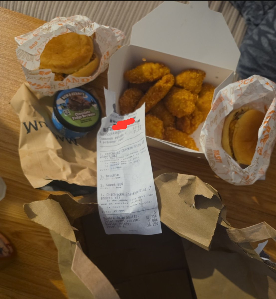 arnolasue's tweet photo. Honteux @UberEats_FR ! Commande non conforme, preuves fournies, et refus total de remboursement. Vous encaissez l'argent pour un service non rendu ? Du du vol. Client méprisé, support absents. Quelqu'un compte agir ? 😡 #UberEats #ServiceClient #Arnaque" https://t.co/tgymC55wn1