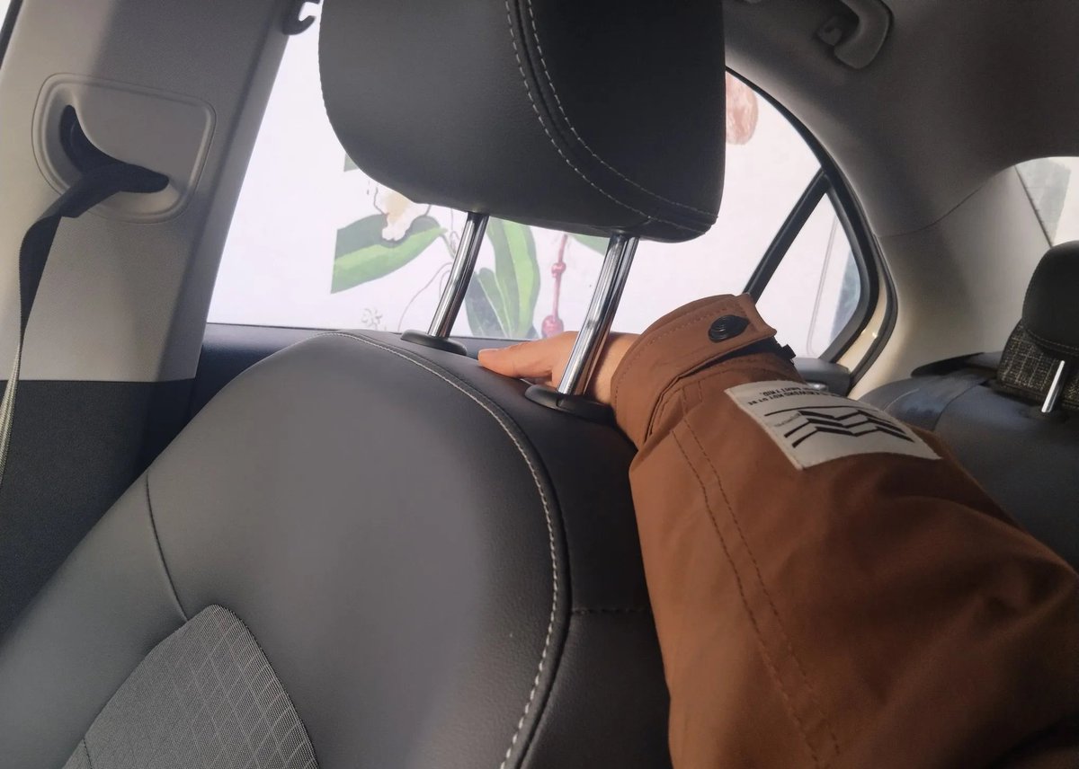phenonaljay's tweet photo. Just nailed my first parallel parking attempt!  After 3 wobbly tries and a lot of instructor sighs, I’m finally getting the hang of it. On to the next milestone! #learntodrive https://t.co/0oYI8Yu6dl