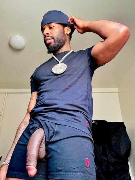 dilf2050's tweet photo. His dick can’t stay confined in those shorts https://t.co/ESFToM1vGz
