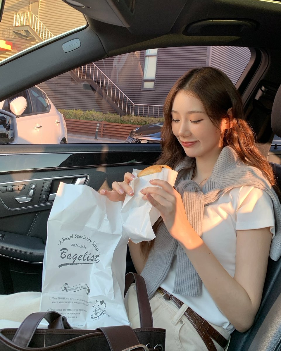 RonaldQuibaj's tweet photo. Top of the morning! 🚀 You should know that your smile can brighten someone’s day—wear it proudly. ✨
svweMx https://t.co/jhsYS0rTKW
