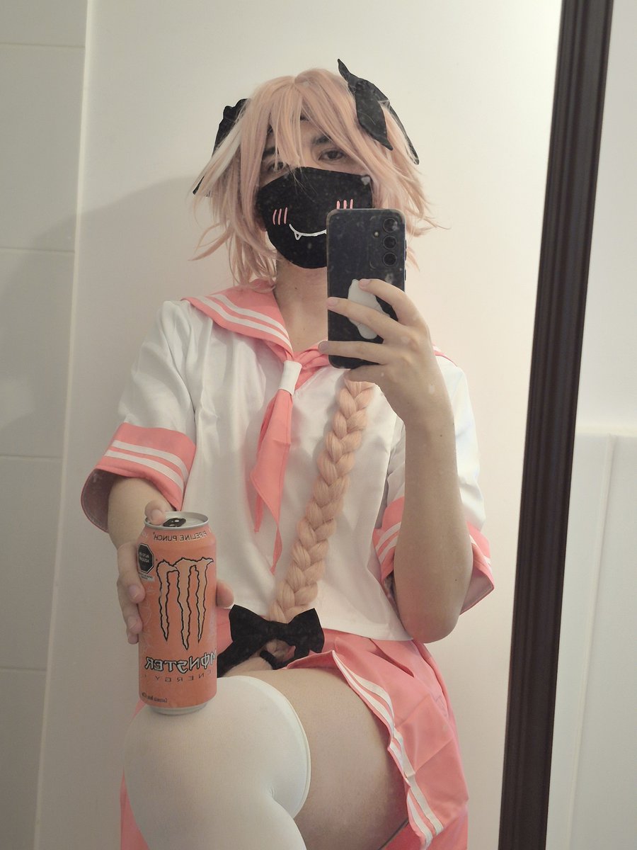 FemboyCamilaW3's tweet photo. Farmeando Aura con el Cosplay de Astolfito 💖👻
#femboy #femboycosplay #astolfo #astolfocosplay #Perú #femboyfriday https://t.co/h7sBNJXkan