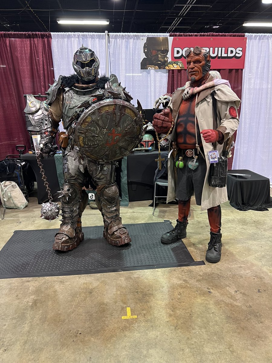 krypton_comics's tweet photo. Fanexpo Chicago was fun!! https://t.co/IAwKYR21kt