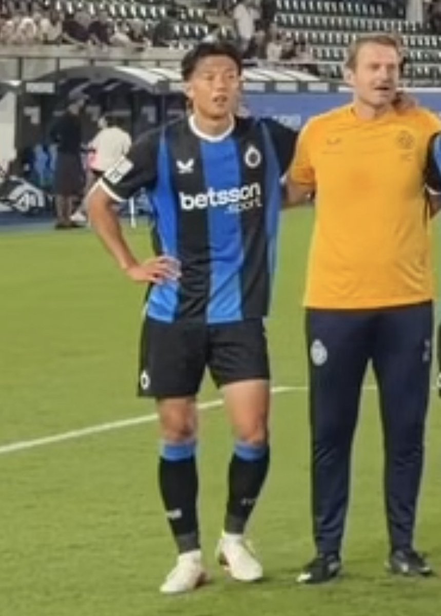 2_1beom's tweet photo. 모델범 재등장
#이한범 #brugge #clubbrugge #Leehanbeom https://t.co/3ihWymMwc2