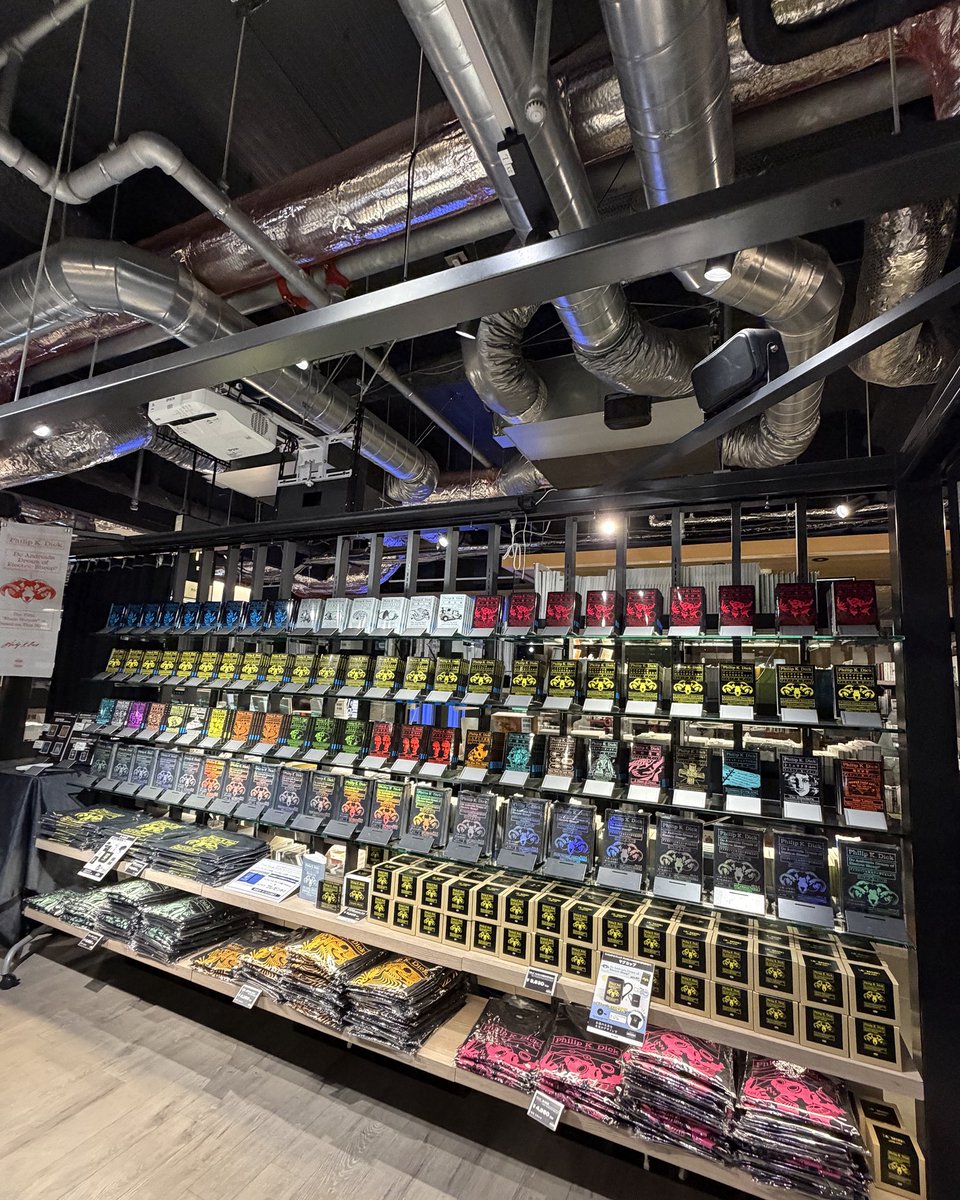 p_doi's tweet photo. 土井宏明「フィリップ・K・ディック展」大垣書店 京都本店

昨年、大垣書店 麻布台ヒルズ店で開催され、多くの反響をいただいた「フィリップ・K・ディック展」が、2026年8月13日（木）から9月11日（金）まで、大垣書店 京都本店にて開催#hiroakidoifuture https://t.co/pJbfO4SBC4