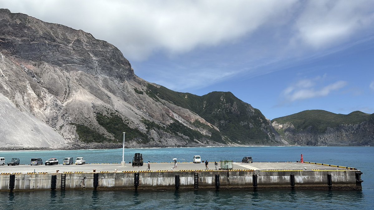 hanabi9119's tweet photo. 男友達と行った神津島が良すぎた。
海、星、山。圧倒的自然が美しすぎた。

#神津島　#夏　#旅行　#日常垢 https://t.co/Zp5HmOtLPl