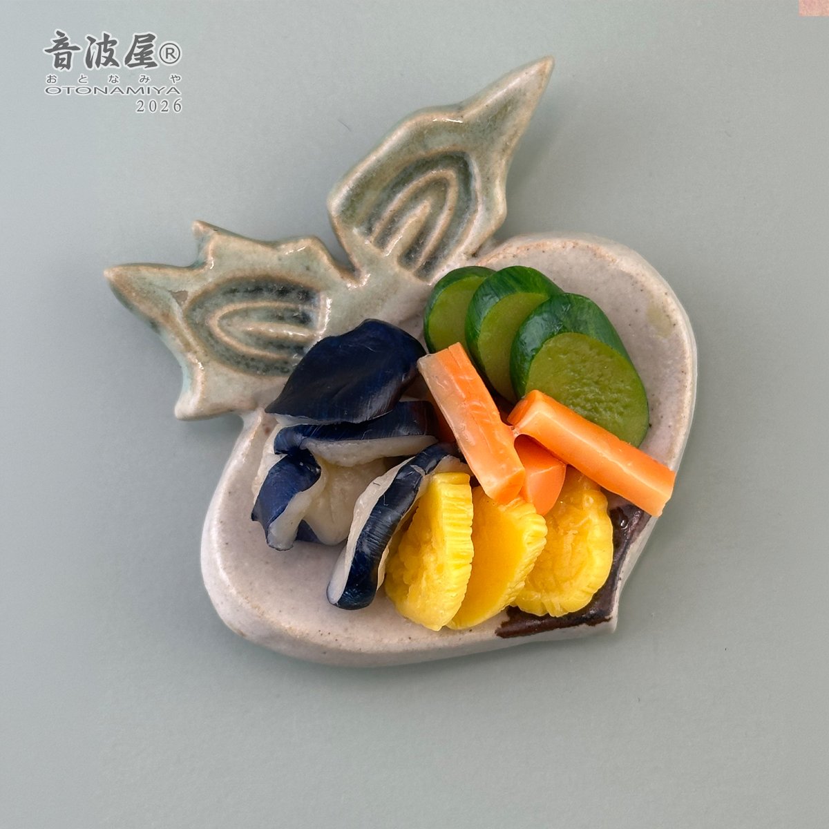otonamiya's tweet photo. コスプレキューピー お新香ベッド
Cosplay Kewpie, Pickled vegetables bed
#粘土
#claywork
#ハンドメイド
#handmade
#リアルフード
#ミニチュアフード
#fakefood https://t.co/DhLck4fzEG