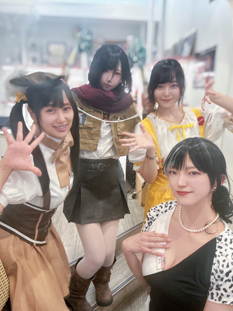 cafemailish's tweet photo. 8/15秋葉原カフェメイリッシュ
遅番ありがとうございました🌜️✨

おっきな袋を持った方が続々‼️
コミケ帰りの方がたくさんいて
アキバの夏を感じられました🥳

早番🌞みくる、こねぎ
遅番🌜️まゆみ　通し🌟イヴ
で、お出迎えしました(=´▽`=)ﾉ💕

#メイリッシュ24周年
#メイドカフェ
#アキバのお店 https://t.co/bJLd6jHhwo