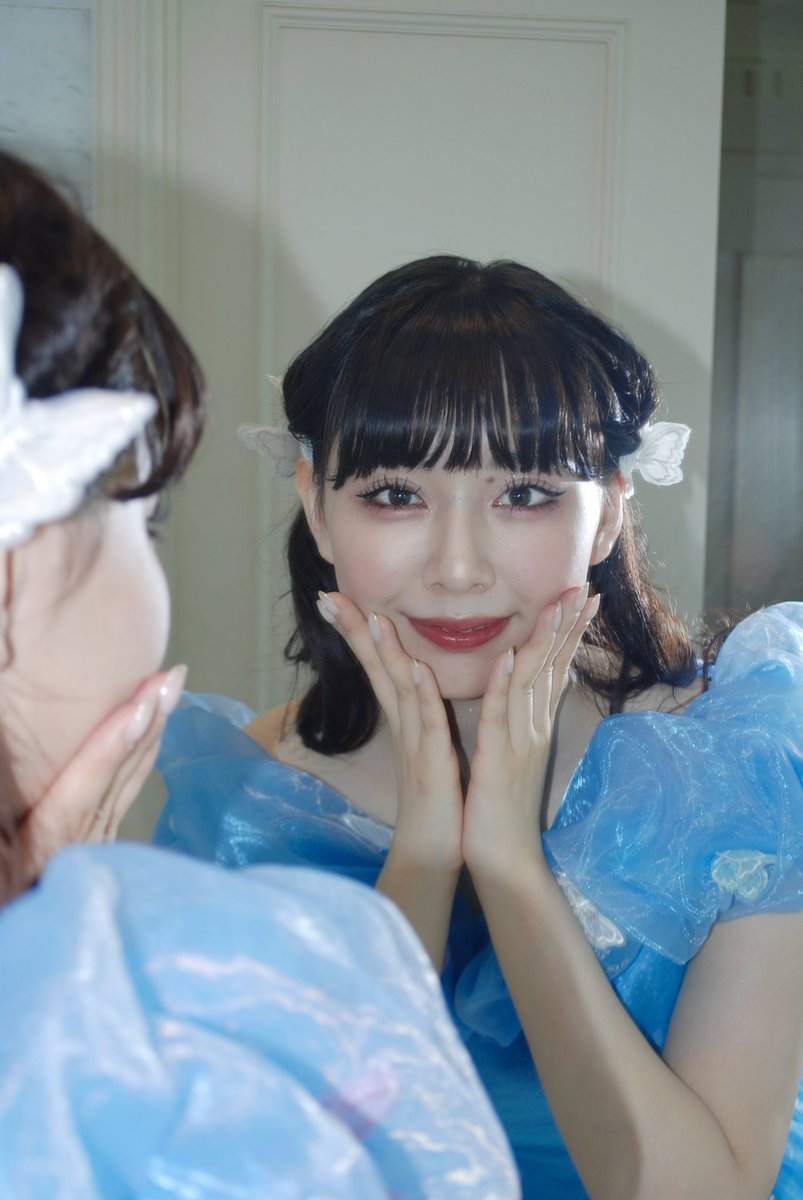 lavender_blue02's tweet photo. 実写シンデレラ🦋

今年は自作の衣装とウィッグで、チ���ーミング王子と参戦します✨

#cosplay 
#Dハロ仮装者さん繋がりたい
#Dハロ仮装民 https://t.co/cMWcVPRr1O