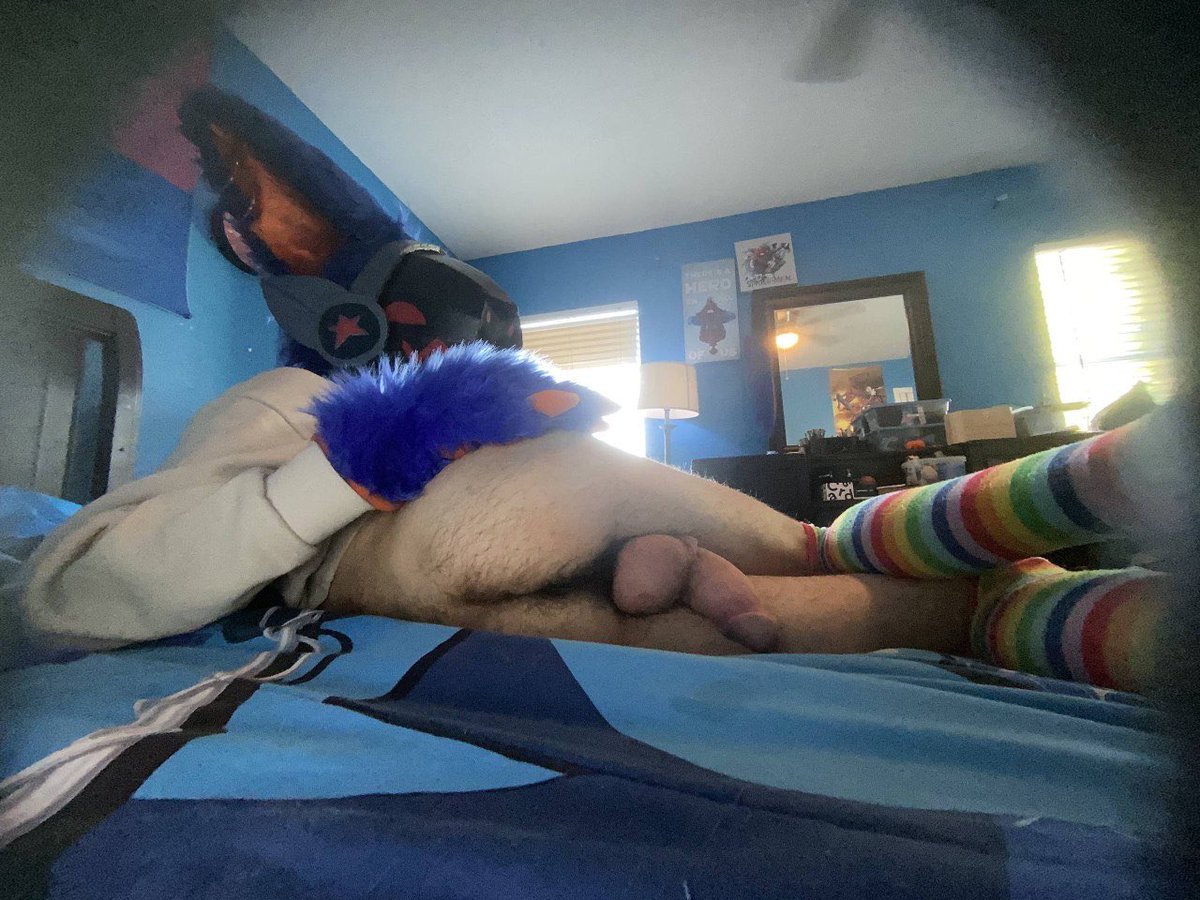 BlitzerBallsAD's tweet photo. Hey there~ 
Wanna cuddle with me?, maybe we could have some fun later~
.
.
.
#furrynsfw #fursuitnsfw #nsfw #mursuit #murrsuit #murrsuiting #mursuiting https://t.co/5hXJTcR6aa