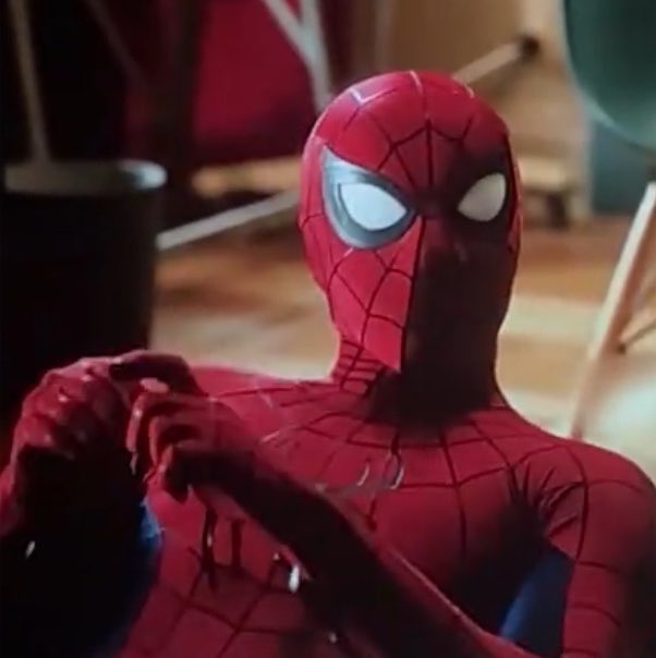 lorxell's tweet photo. am i the only one wondering if MJ and Ned forgot that they were literally Spider-Man’s accomplices? 😭

after watching Spider-Man: Brand New Day, shouldn’t Ned still remember being “the guy in the chair” for Spider-Man? And shouldn’t both Ned and MJ remember working alongside him during No Way Home, even if they don’t remember Peter?

so why does Ned’s motivation for finding Spider-Man seem to be just wanting to thank the guy who saved them? Shouldn’t he feel like he already knows Spider-Man because he was literally his partner in crime? 👀