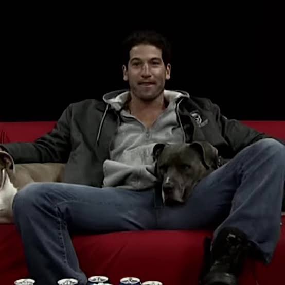 jonnyblovers's tweet photo. invented manspreading https://t.co/Ee8Tjdhdc9