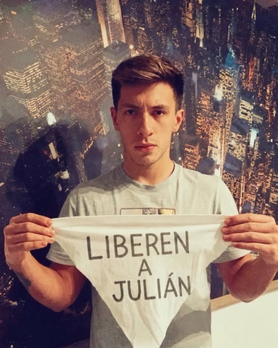 facupietro's tweet photo. LIBEREN A JULIAN ALVAREZ https://t.co/yLanHCHiML
