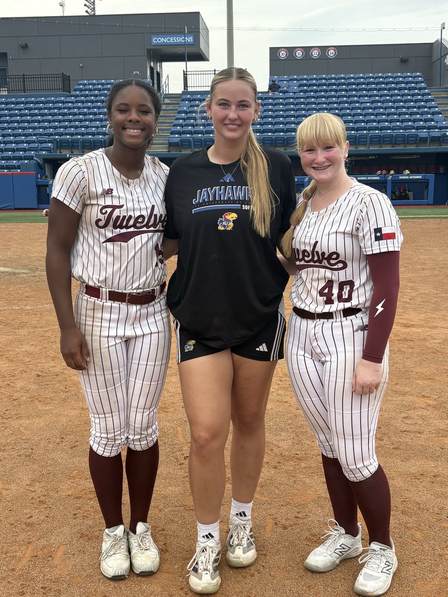 Mais15Jones's tweet photo. I had a blast at the KU camp today!! Thank you so much @CoachMcFalls @CoachJayGwyn @JackNLucysDad for putting out the camp and @LauraHeberling for the pitching instruction.  I can’t wait to apply what I learned during the season! Rock Chalk❤️💙!! @KUSoftball @SoftballTwelve https://t.co/FdI7Kezt5V
