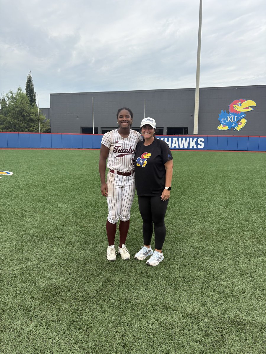 Mais15Jones's tweet photo. I had a blast at the KU camp today!! Thank you so much @CoachMcFalls @CoachJayGwyn @JackNLucysDad for putting out the camp and @LauraHeberling for the pitching instruction.  I can’t wait to apply what I learned during the season! Rock Chalk❤️💙!! @KUSoftball @SoftballTwelve https://t.co/FdI7Kezt5V