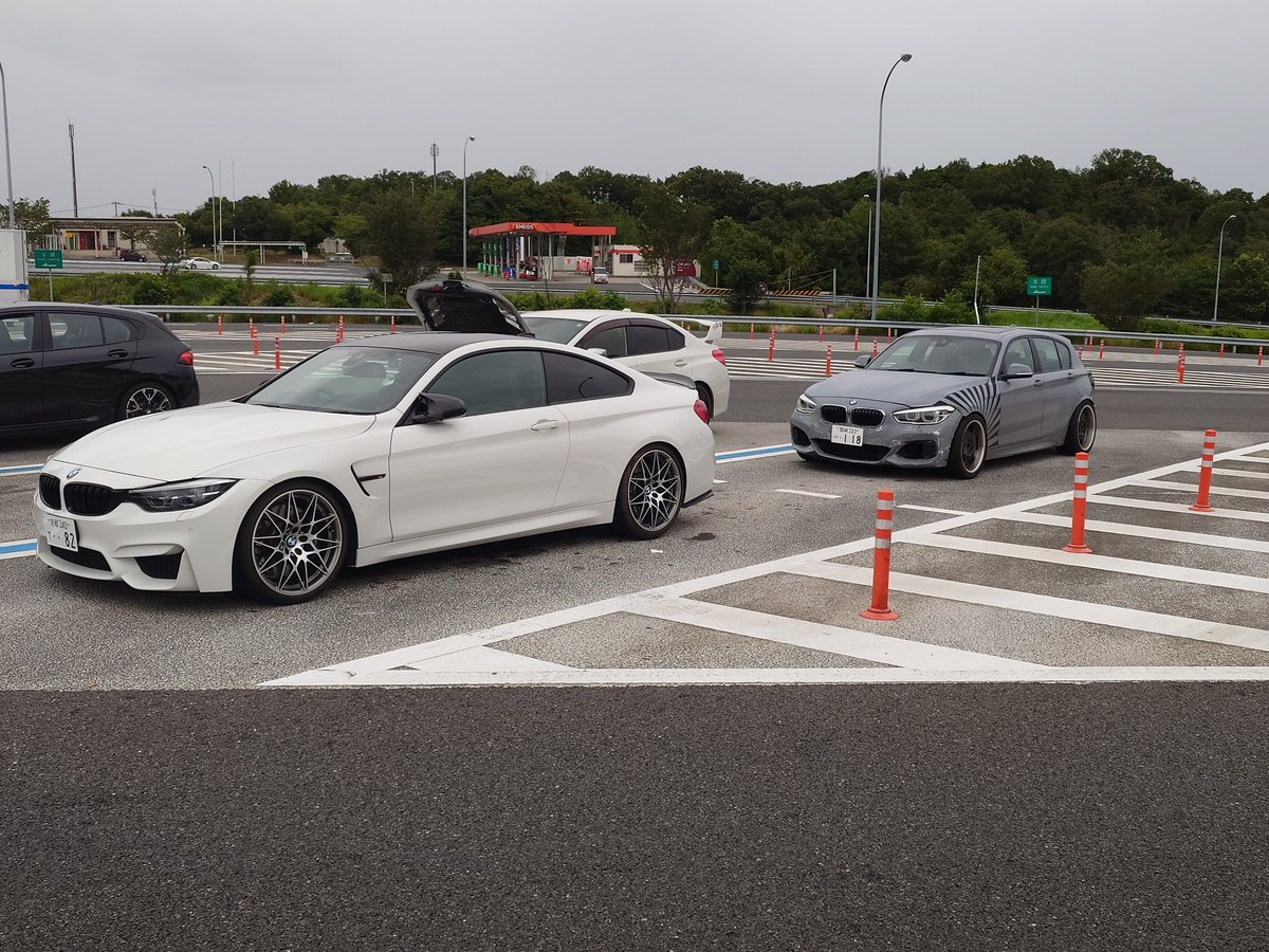 takax97's tweet photo. 兄が時速110km/hで家を出て、1時間半後に妹が時速100km/hで追いかけました
追いつくわけがありません
兄は寝ました
起きたらいました

うさぎとかめ

みたいな話 https://t.co/lbMorI40SQ