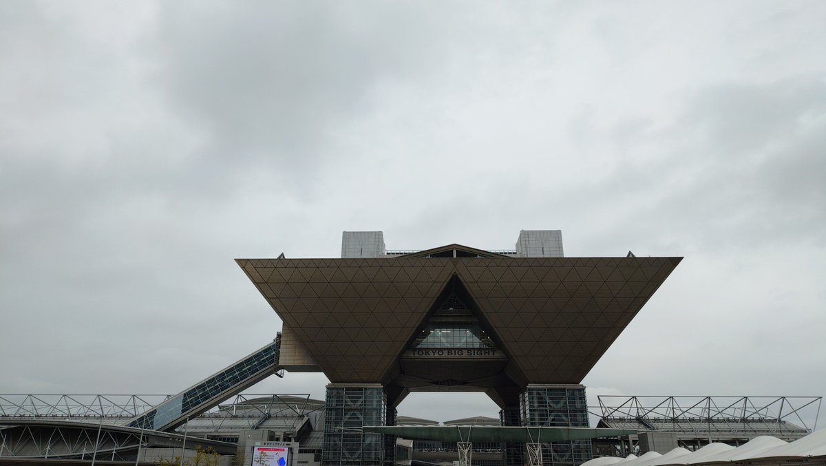 X_03S's tweet photo. コミケ2日目！ https://t.co/IcQwVLSvTO