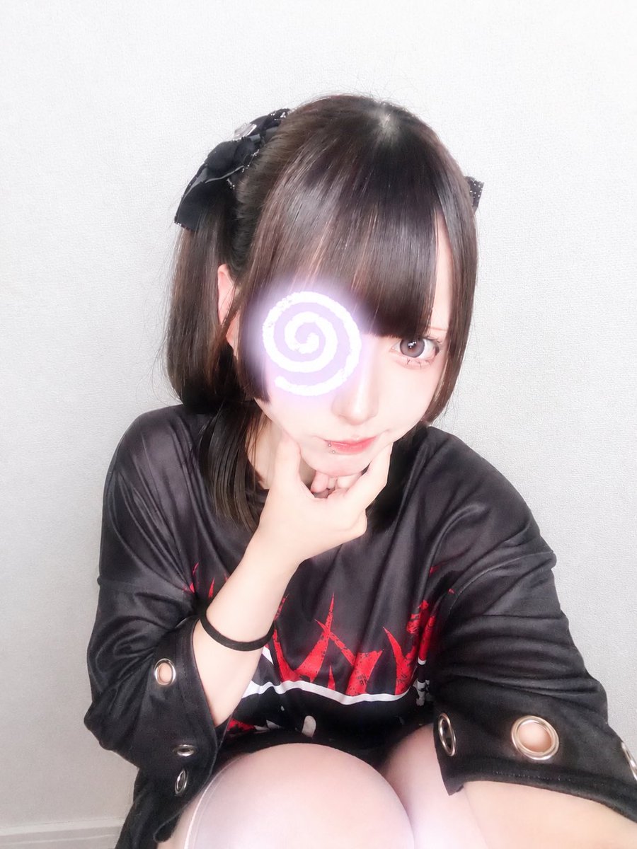 kill_us2m's tweet photo. 盛れたので供養したいと思います背景は芋すぎたのでチャッピー先生ですჱ̒^> ·̫ <^
  #地雷系  #自撮り界隈 https://t.co/hNUPlvTR6E
