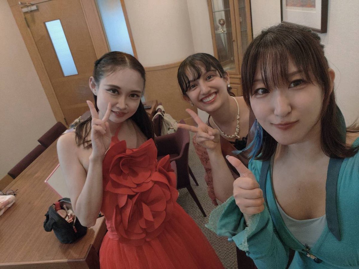 akariiwamura's tweet photo. 女子楽屋楽しかった https://t.co/hPYwkpS5MD