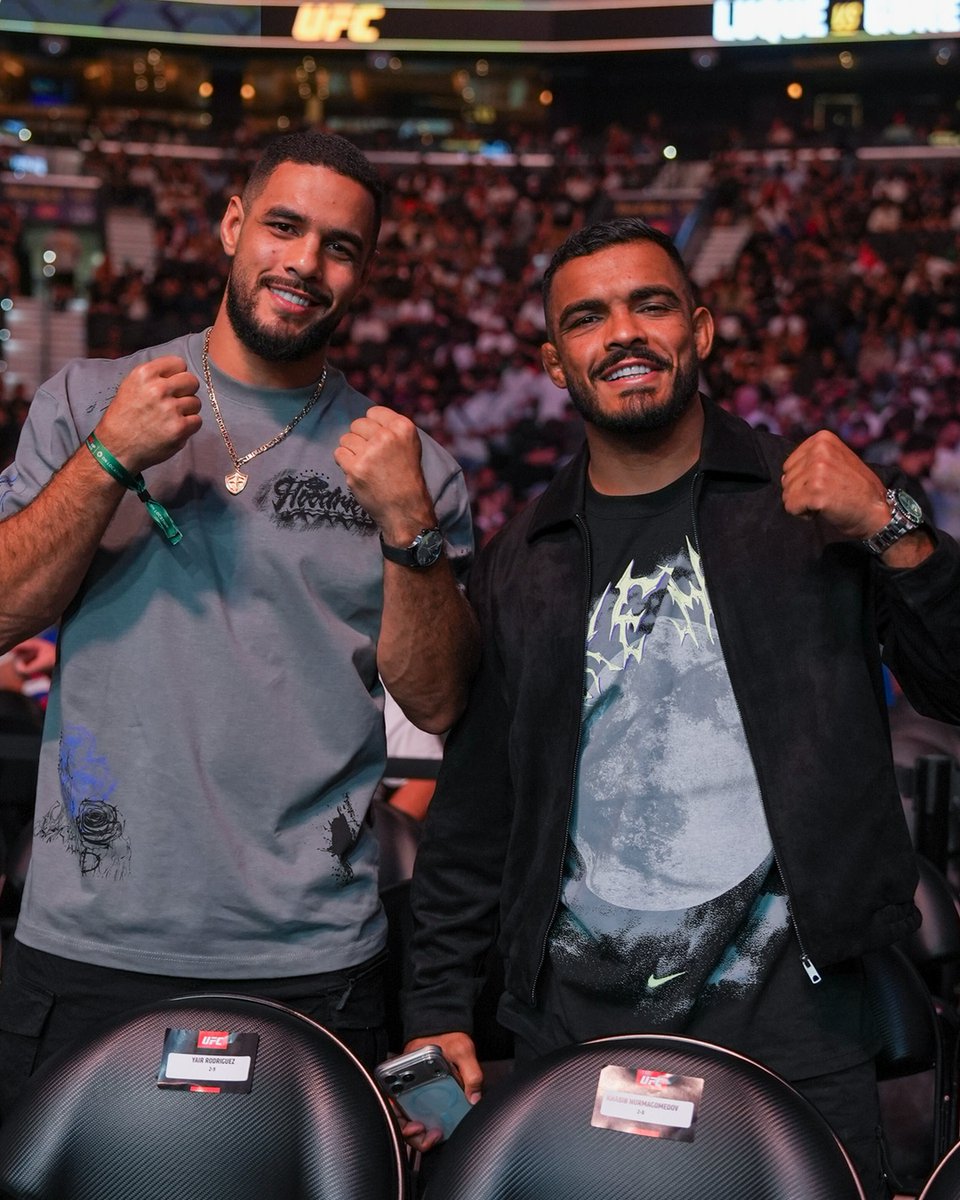 ufc's tweet photo. More stars showin' up for the scraps!

[ #UFC330 is LIVE NOW on @ParamountPlus ] https://t.co/RbjIKx1MpG