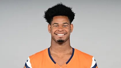 ionafootball's tweet photo. Congratulations to @ionaprep 🏈 alum
@jjoly_17 on making his @NFL debut with the @Broncos. @Joespags12 @IonaPrepSports @Rivals @Andy_Villamarzo @prospectnys @HSFBamerica @lohudhoopsmbd @lohudsports @KDJmedia1 @KeyStarNetwork https://t.co/eHCCW9sS6n