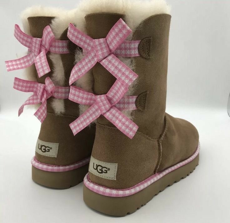 mcdivagal's tweet photo. my dream uggs ♡ https://t.co/nJRJS9oX4t