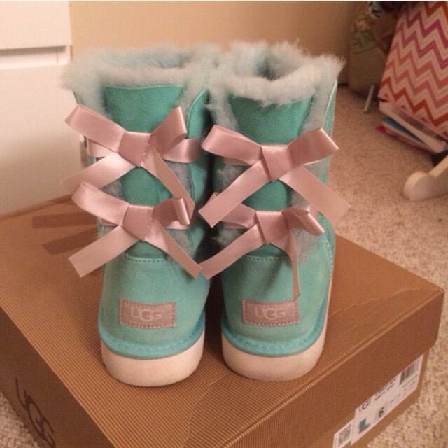 mcdivagal's tweet photo. my dream uggs ♡ https://t.co/nJRJS9oX4t
